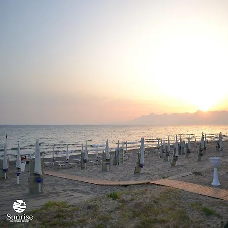 Sunrise Accessible Hotel *